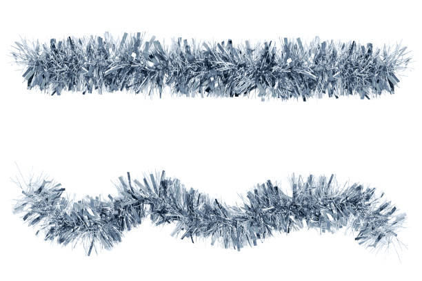 장식을위한 두 개의 크리스마스 틴셀 실버 색상. 백색 분리 - tinsel 뉴스 사진 이미지