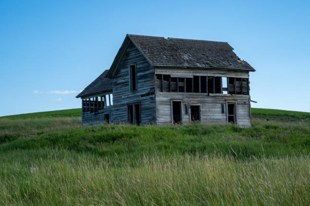 istock Abandoned farmhouse in the Palouse 1164008255