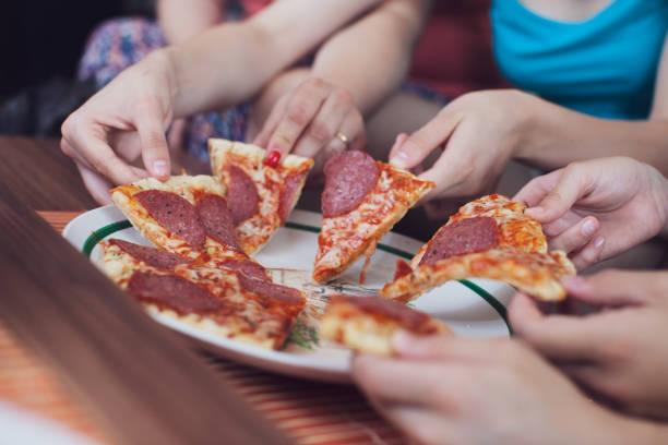 istock Family Pizza Party 1164012126