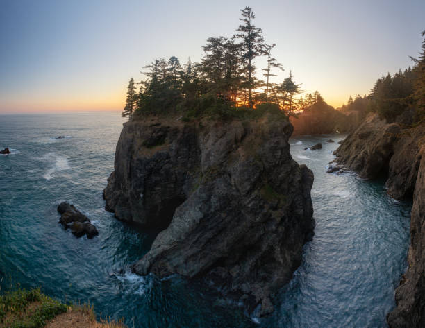 istock Beautiful Sea Stacks Sunset Oregon. 1164057910