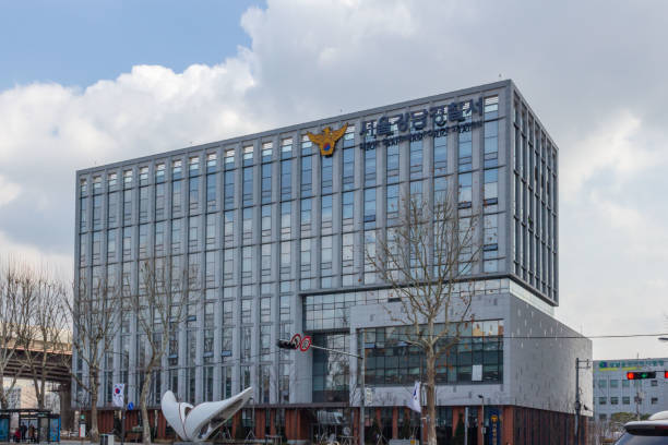 Seoul Gangnam Police Station Seoul, South Korea - March 03 2019 : Seoul Gangnam Police Station seoul bus stock pictures, royalty-free photos & images
