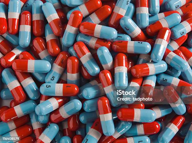 ビッグパイルの薬 - 錠剤のストックフォトや画像を多数ご用意 - 錠剤, カフェイン, カプセル剤