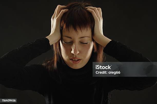 Frau Im Bad Stimmung Stockfoto und mehr Bilder von Bedeckter Himmel - Bedeckter Himmel, Bestürzt, Das Böse