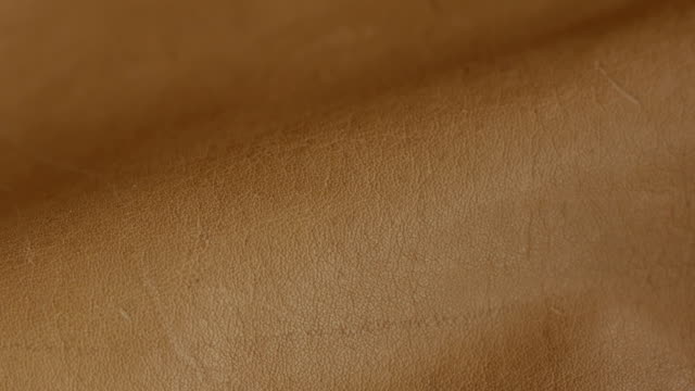 Leather Craft Session: HOW TO STAIN LEATHER - ANTIQUE LEATHER