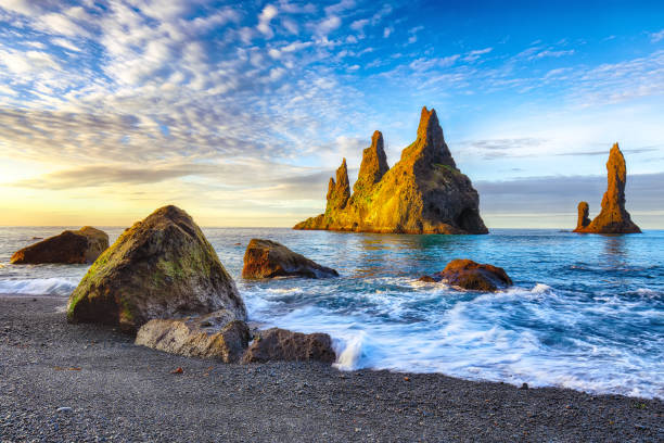 istock Black beach Reynisfjara 1164140606