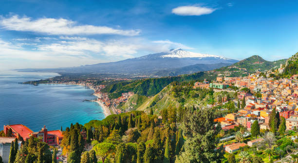 taormina - messina foto e immagini stock