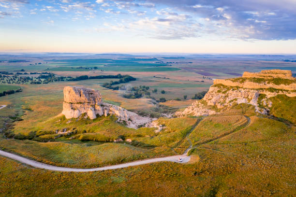 palais de justice et jail rocks dans le nebraska - nebraska midwest usa farm prairie photos et images de collection