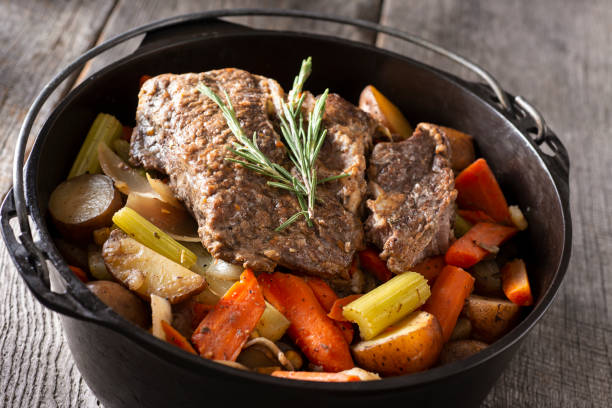 pot roast - pot roast roast beef roasted beef imagens e fotografias de stock