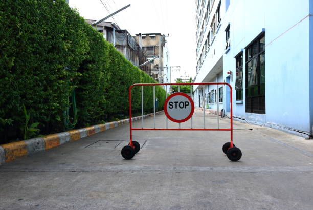 stop, please - sign rusty industry no parking sign imagens e fotografias de stock