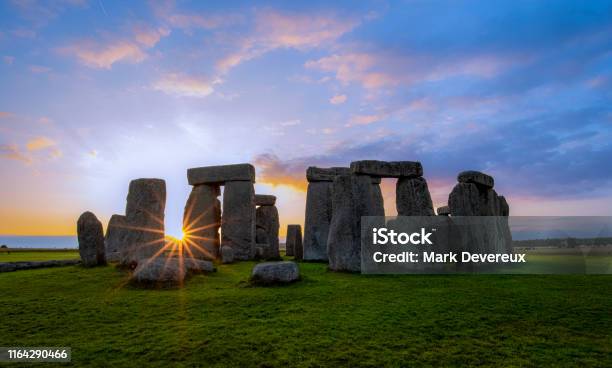 Stonehenge Sunset Stock Photo - Download Image Now - Stonehenge, Sunset, Sun