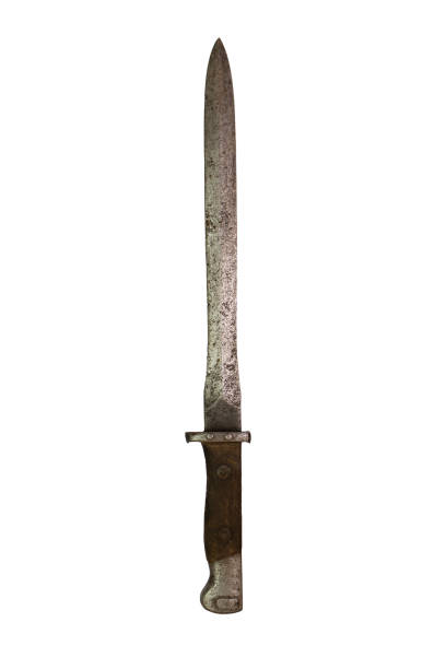 bajonettmesser aus dem zweiten weltkrieg isoliert auf weißem hintergrund. vintage historische objekte - dagger military isolated bayonet stock-fotos und bilder