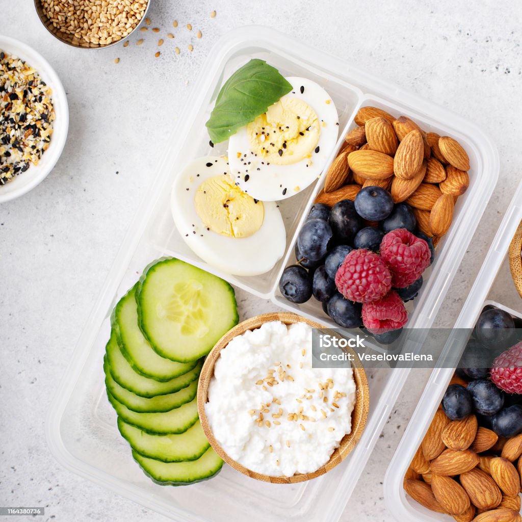 Yüksek protein gıda ile öğle veya snack kutu - Royalty-free Atıştırmalıklar Stok görsel