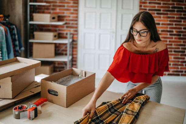 istock Everyone do shopping online 1164428862