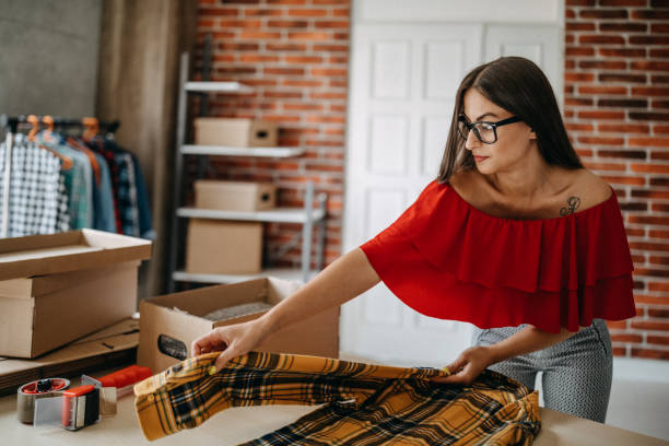 istock Everyone do shopping online 1164428875