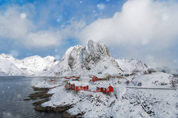 invierno en noruega. - norway chalet nordic countries bay fotografías e imágenes de stock