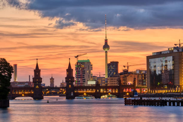 istock Beautiful sunset at the Oberbaum Bridge 1164472949