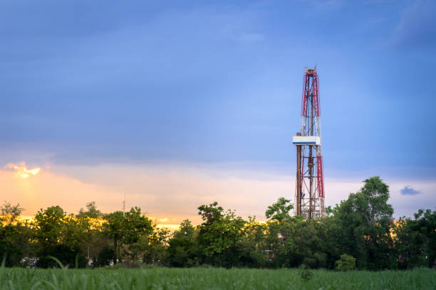 istock Oil field drilling rig 1164478838