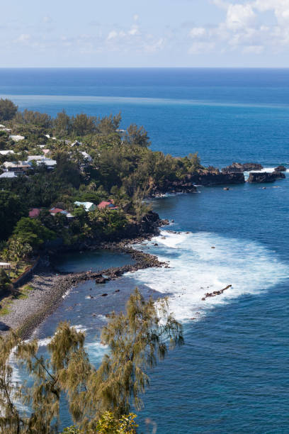 istock manapany beach, island meeting 1164560800