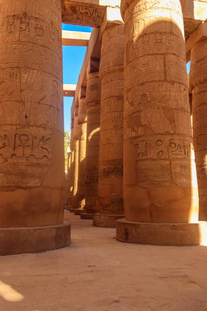 grande sala iposte nel complesso del tempio di karnak a luxor, egitto - temple of luxor hypostyle hall foto e immagini stock