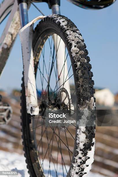 バイクの上で冬のブルースカイ - つり橋のストックフォトや画像を多数ご用意 - つり橋, アルミニウム, アルミニウム工場