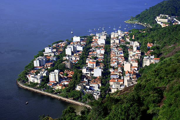 ウルカ地区、リオデジャネイロ） - rio de janeiro guanabara bay residential structure urca ストックフォトと画像