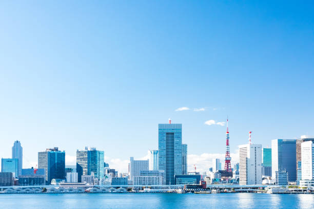 takeshiba pier seitenansicht vom harumi pier6 aus gesehen - japan tokyo tower tokyo prefecture tower stock-fotos und bilder