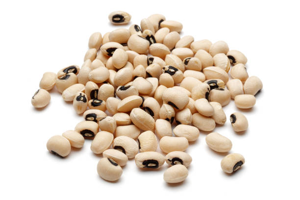 Black eyed beans, cowpeas isolated on white Black eyed beans, cowpeas isolated on white background organic red cowpea beans stock pictures, royalty-free photos & images