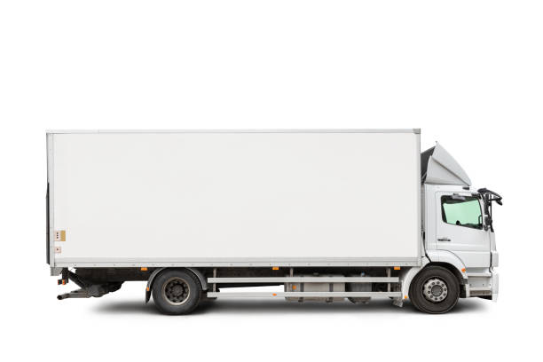 доставка грузовика изолированы на белом фоне - truck commercial land vehicle white blank стоковые фото и изображения