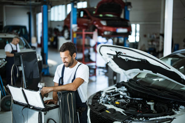 Auto Shop Computer Setup 2,500+ Auto Shop Laptop Stock Photos, Pictures & Royalty-Free Images ...