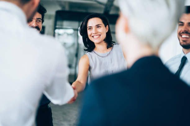 성공적인 파트너십 - business relationship handshake business meeting 뉴스 사진 이미지