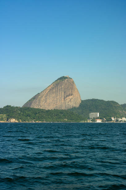 a montanha do pão de açúcar - clear sky landscape urca southeastern region - fotografias e filmes do acervo