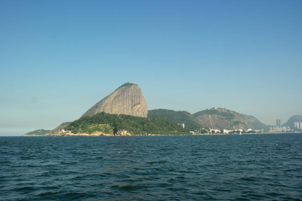 vista da montanha de um passeio de barco - clear sky landscape urca southeastern region - fotografias e filmes do acervo