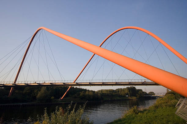 moderno puente colgante - color image gelsenkirchen ruhr architecture fotografías e imágenes de stock