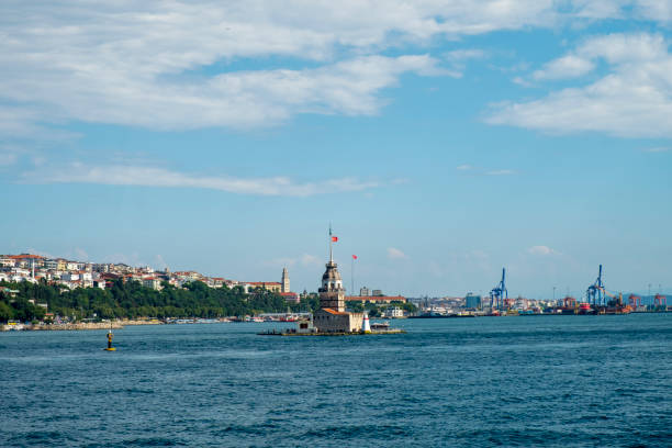 istock Istanbul Maiden Tower (kiz kulesi 1164894263