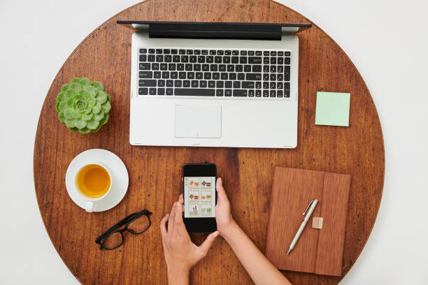 istock Woman shopping online 1164956759
