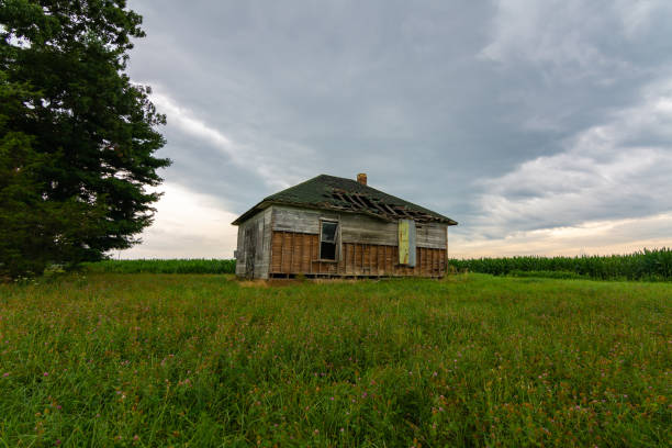 istock Old abandoned farmhouse 1164980817