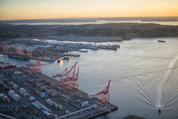 istock Port of Seattle at Sunset 1165008284