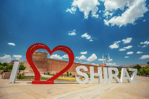 14/05/2019 Shiraz, Fars Province, Iran, sign ''Ilove Shiraz'' Ð½Ð° ÑÐµÐ½ÑÑÐ°Ð»ÑÐ½ÑÐ¹ Ð¿Ð»Ð¾ÑÑ Ð½Ð°Ð²Ð¿ÑÐ¾ÑÐ¸ Karim Khan Citadel. photo and selfie plase, photo spot