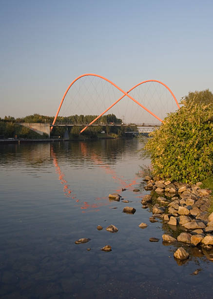 moderno puente colgante - color image gelsenkirchen ruhr architecture fotografías e imágenes de stock