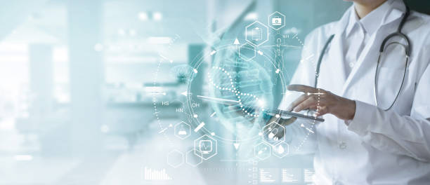 médecin touchant le dossier médical électronique sur le comprimé. adn. soins de santé numériques et connexion réseau sur l'interface hologramme écran virtuel moderne, la technologie médicale et concept futuriste. - healthcare and medicine photos et images de collection