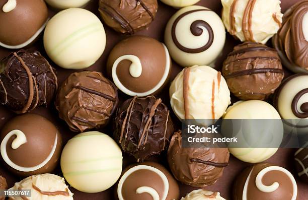 Choclate De Lujo Foto de stock y más banco de imágenes de Trufa de chocolate - Trufa de chocolate, Chocolate blanco, Chocolate