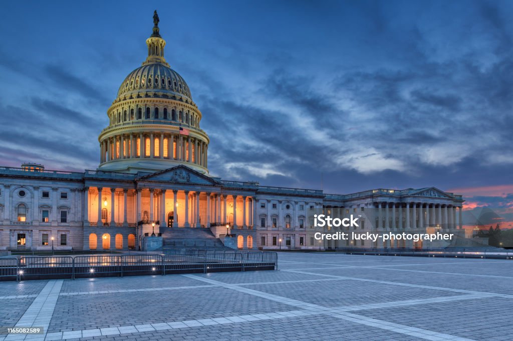 Здание Капитолия США в С�умерках - Стоковые фото Капитолийский холм - Вашингтон Округ Колумбия роялти-фри