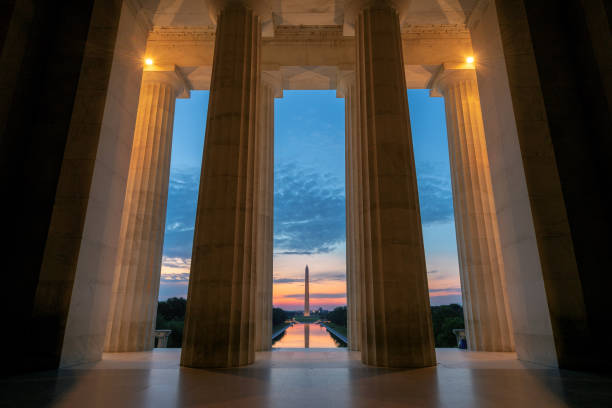 istock Lincoln Memorial at sunrise 1165083349