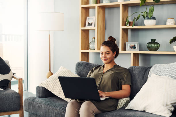 istock The fibre package that works for her browsing needs 1165115658