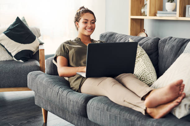 istock Hanging out with her social network 1165115670