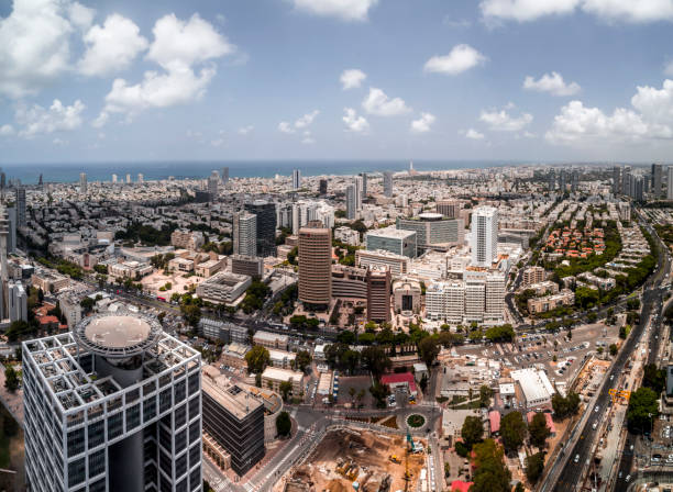 veduta aerea di tel aviv-yafo, israele - ayalon freeway foto e immagini stock