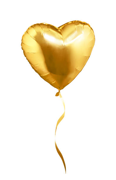 goldenherz geformtluftige luftballon. isoliert auf weißem hintergrund - heart balloon stock-fotos und bilder