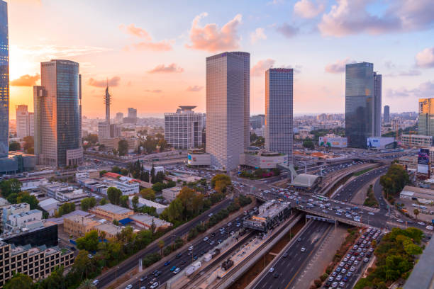 azrieli center, tel aviv - ayalon freeway foto e immagini stock