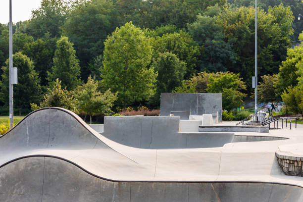 old forth ward skatepark - skateboard park ramp park skateboard stock-fotos und bilder