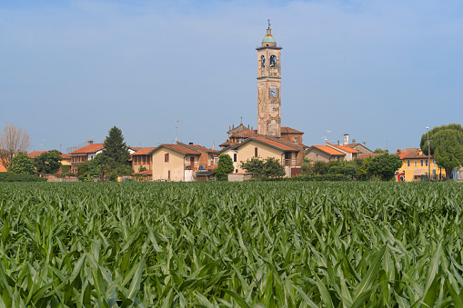 Gugnano, Lombardía: pueblo rural photo